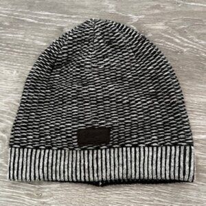 🧡3/15 Penguin Black/Gray Beanie Size OSFA (Best fit for S)